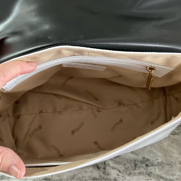 A. Bellucci Italian Patent Leather Purse - Picture 8 of 16